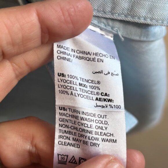 Chico's Sleeveless Blue Blouse Top Shirt Women's Size 2 Button Front and Back - Picture 9 of 9